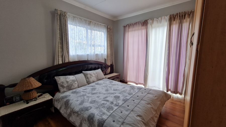 5 Bedroom Property for Sale in Dana Bay Western Cape